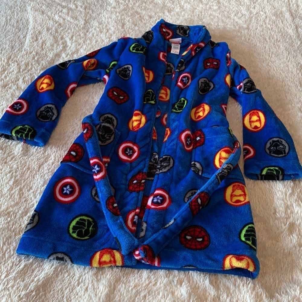 Blue Avengers robe size:12 youth